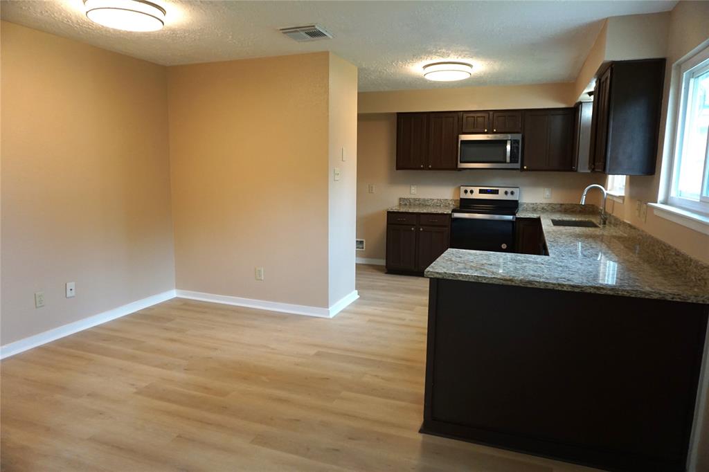 9734 Rocky Hollow Road, La Porte, Texas image 3