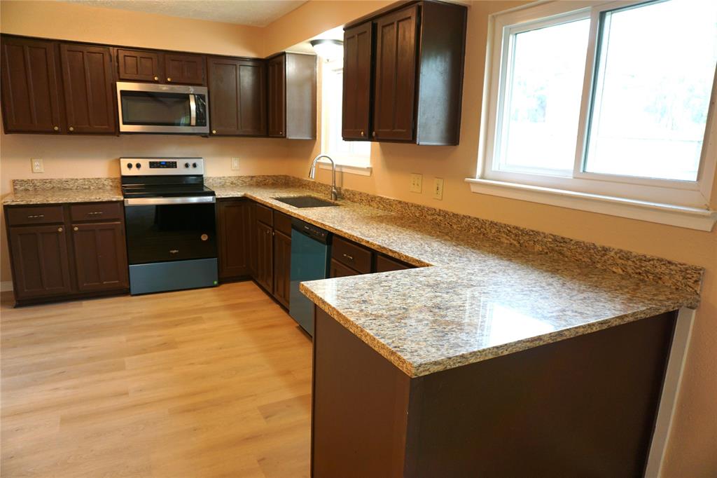 9734 Rocky Hollow Road, La Porte, Texas image 4
