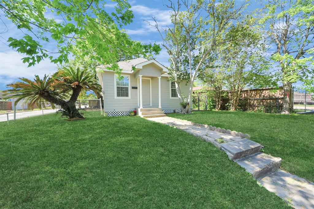 17 E Lobit Street, Baytown, Texas image 32