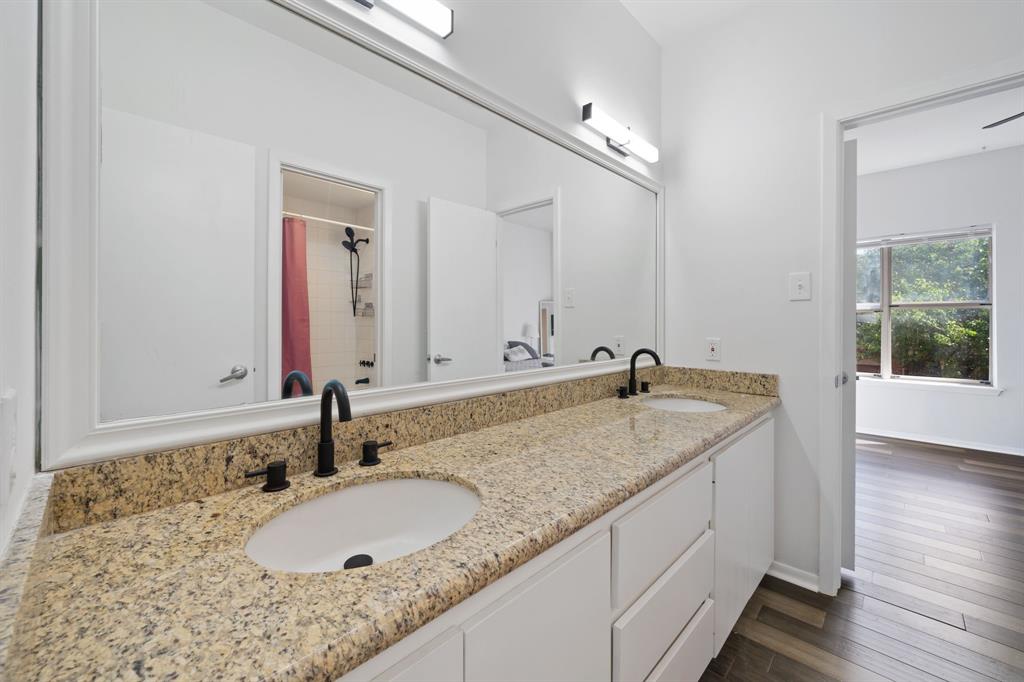 57 Foxhall Crescent Drive, Sugar Land, Texas image 22