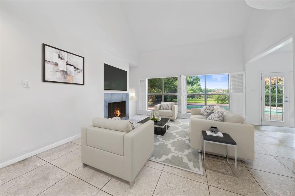 57 Foxhall Crescent Drive, Sugar Land, Texas image 12