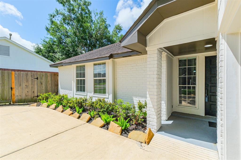 150 Squires Bend