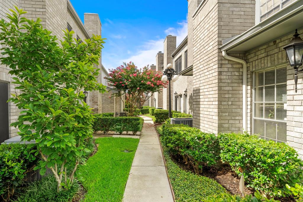 7396 Regency Square Court