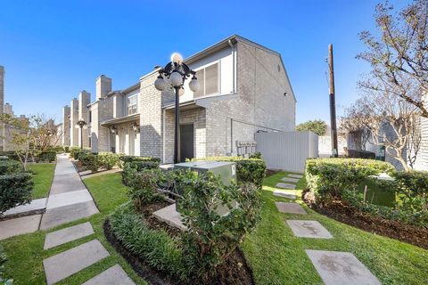 Photo of 7396 Regency Square Court, Houston, TX 77036 (MLS # 63194546)