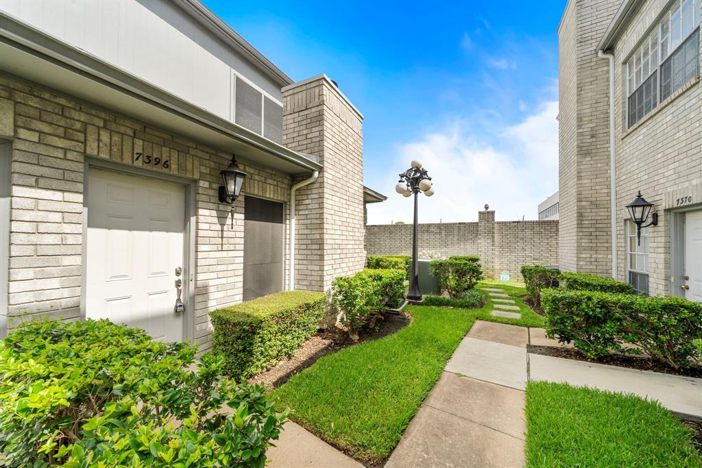 7396 Regency Square Court