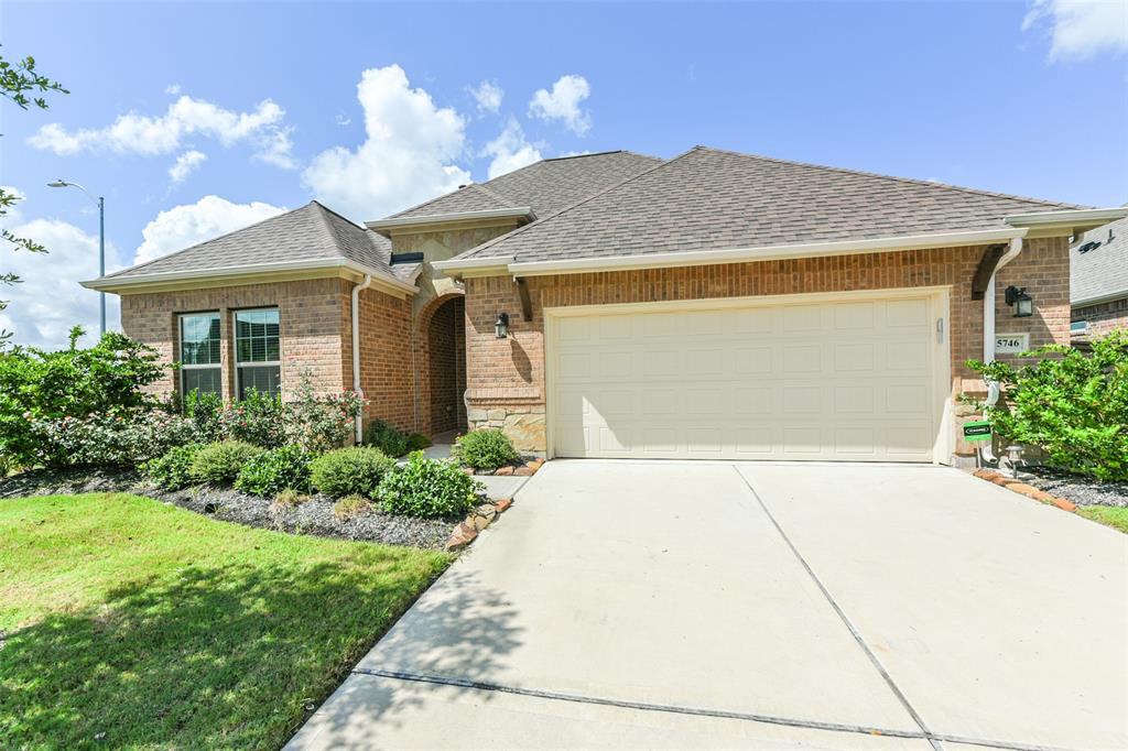 5746 Bobwhite Trail, Manvel, Texas image 3