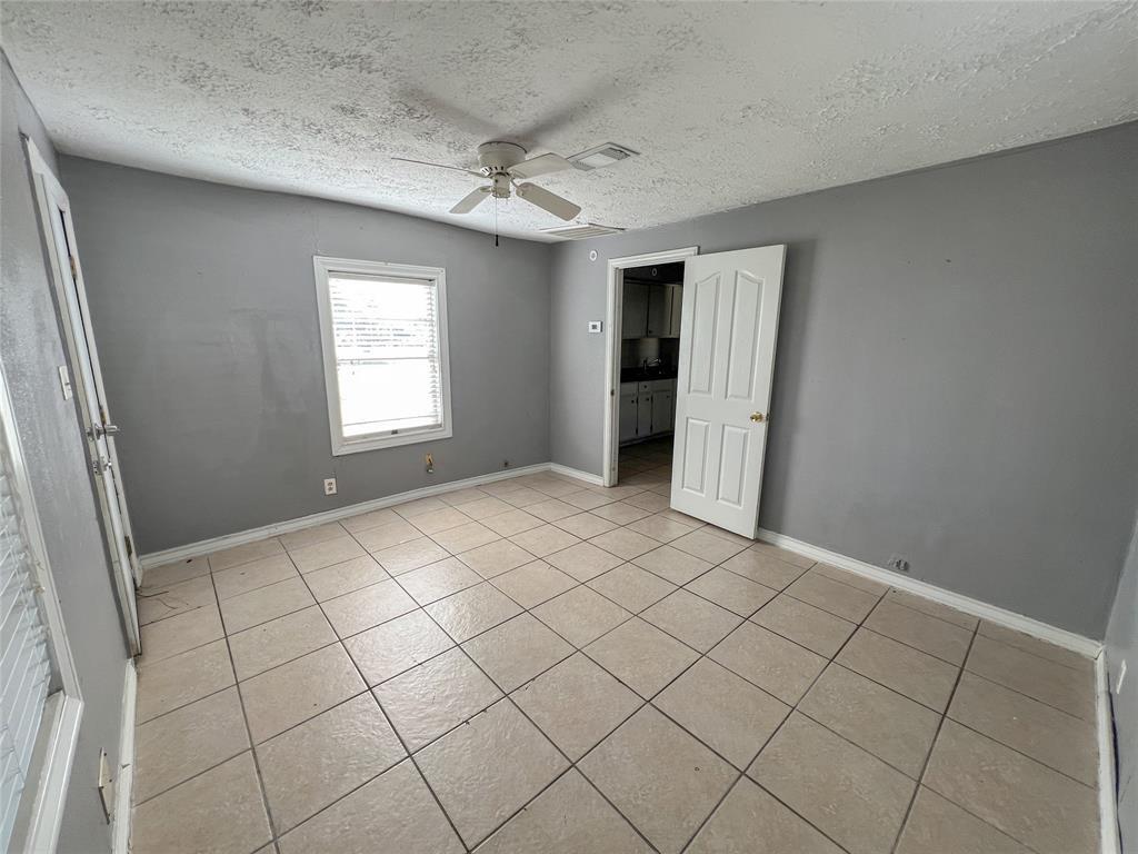1600 Ash Street, Baytown, Texas image 4