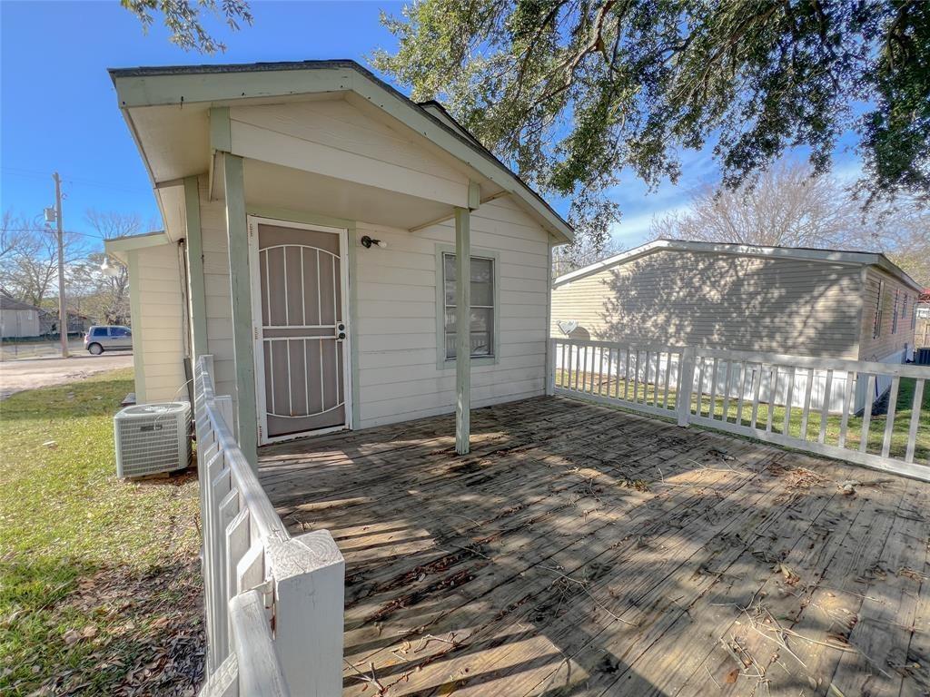 1600 Ash Street, Baytown, Texas image 2