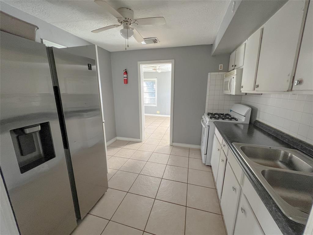 1600 Ash Street, Baytown, Texas image 6