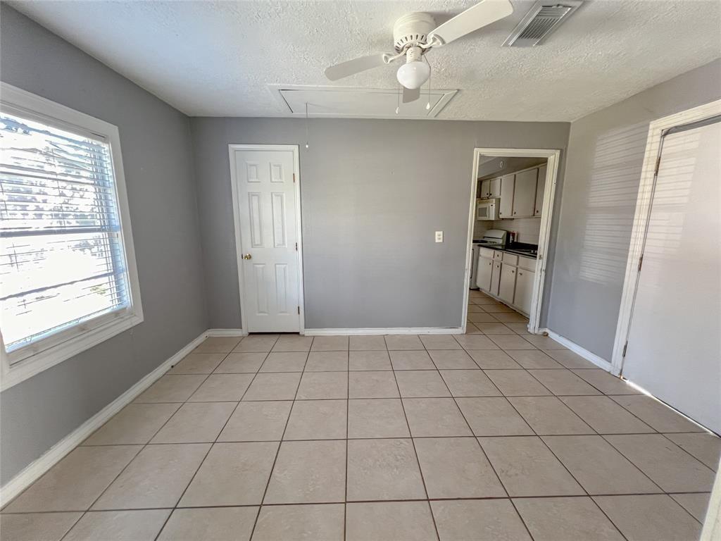 1600 Ash Street, Baytown, Texas image 9