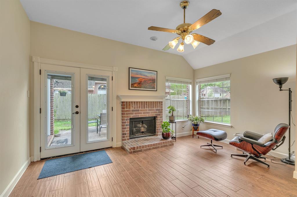 4930 Greenriver Valley Drive, Houston, Texas image 16
