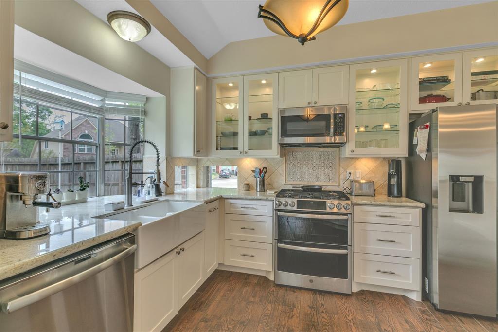 4930 Greenriver Valley Drive, Houston, Texas image 12