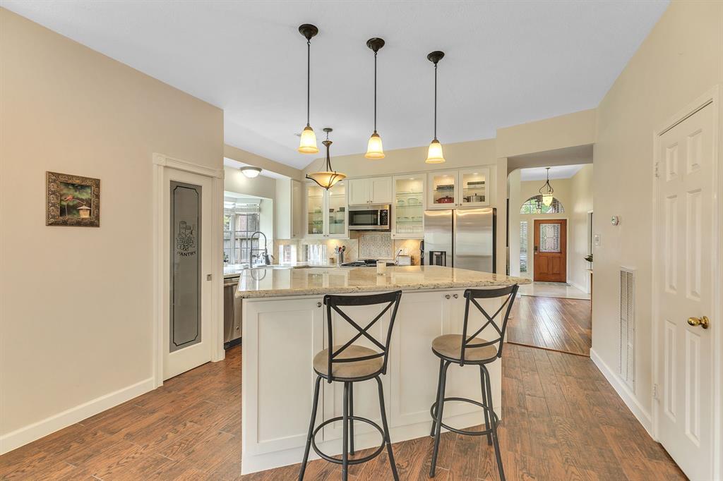 4930 Greenriver Valley Drive, Houston, Texas image 11