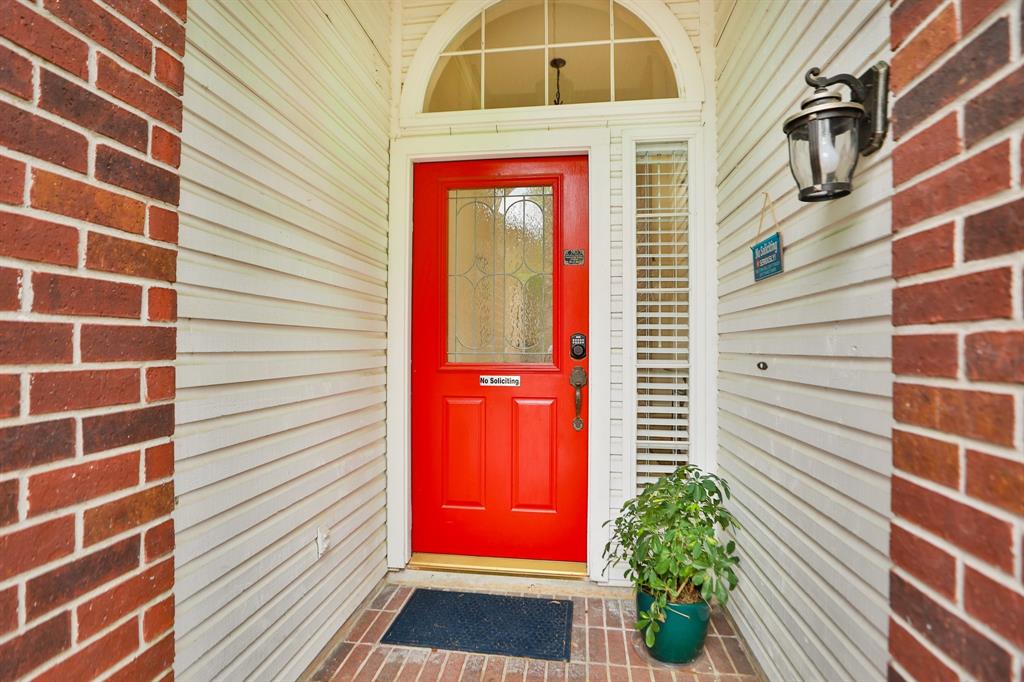 4930 Greenriver Valley Drive, Houston, Texas image 3