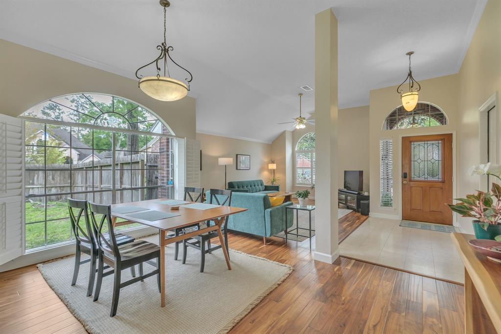 4930 Greenriver Valley Drive, Houston, Texas image 9