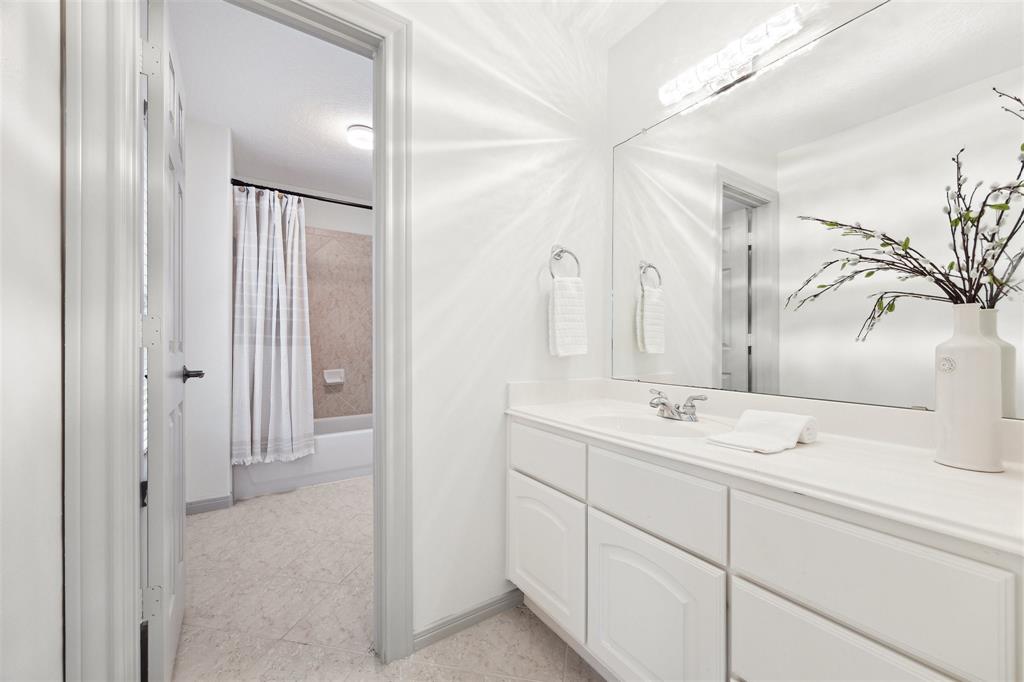 3505 Parkside Drive, Pearland, Texas image 30