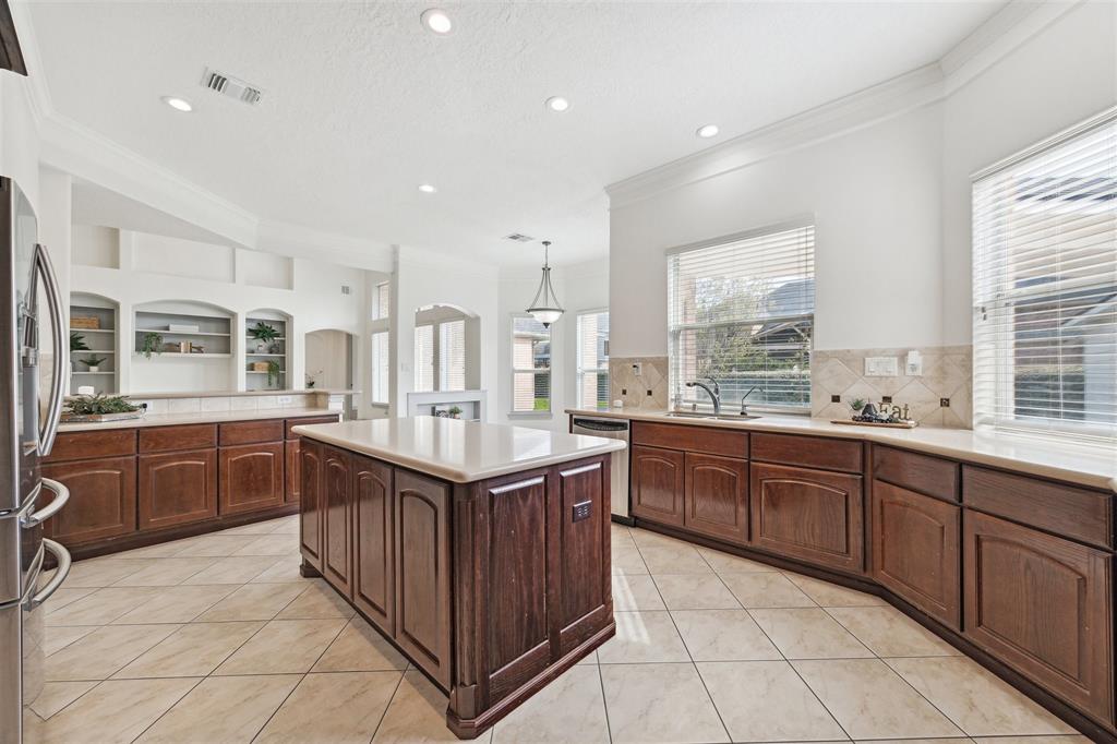 3505 Parkside Drive, Pearland, Texas image 16