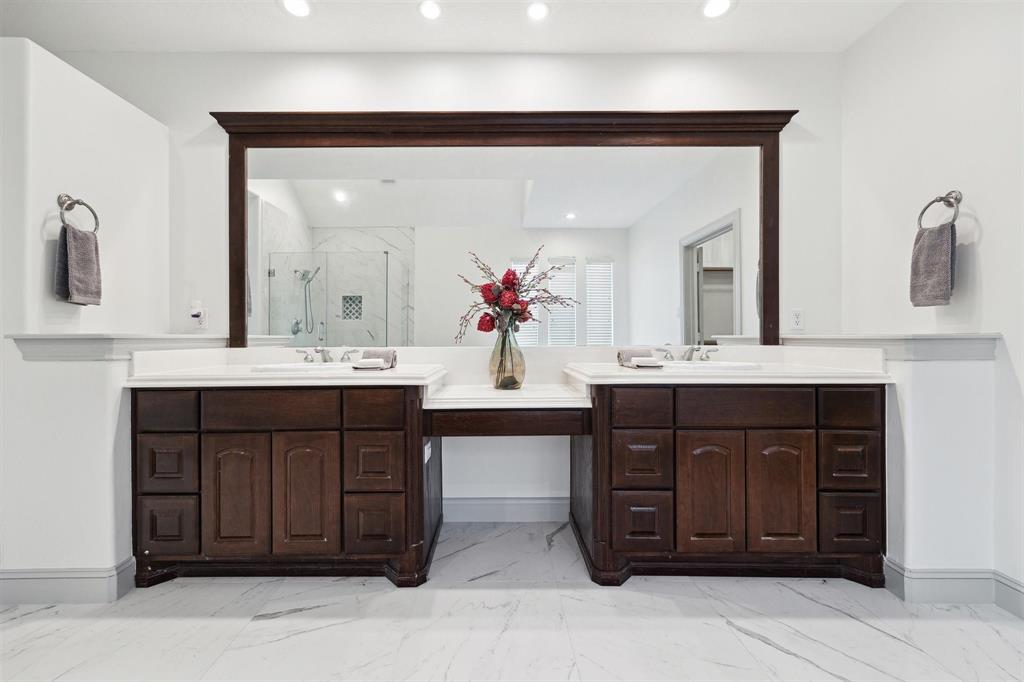 3505 Parkside Drive, Pearland, Texas image 23