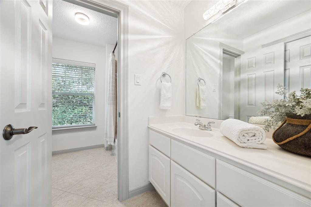3505 Parkside Drive, Pearland, Texas image 31