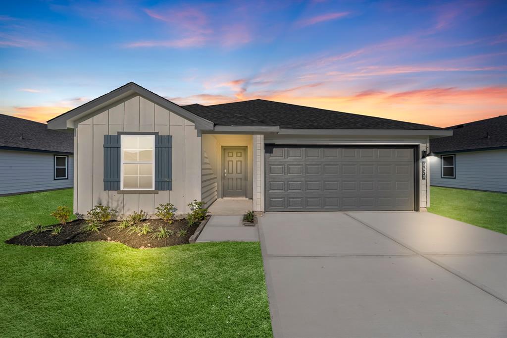 5670 Wood Duck Drive, Orange, Texas image 1
