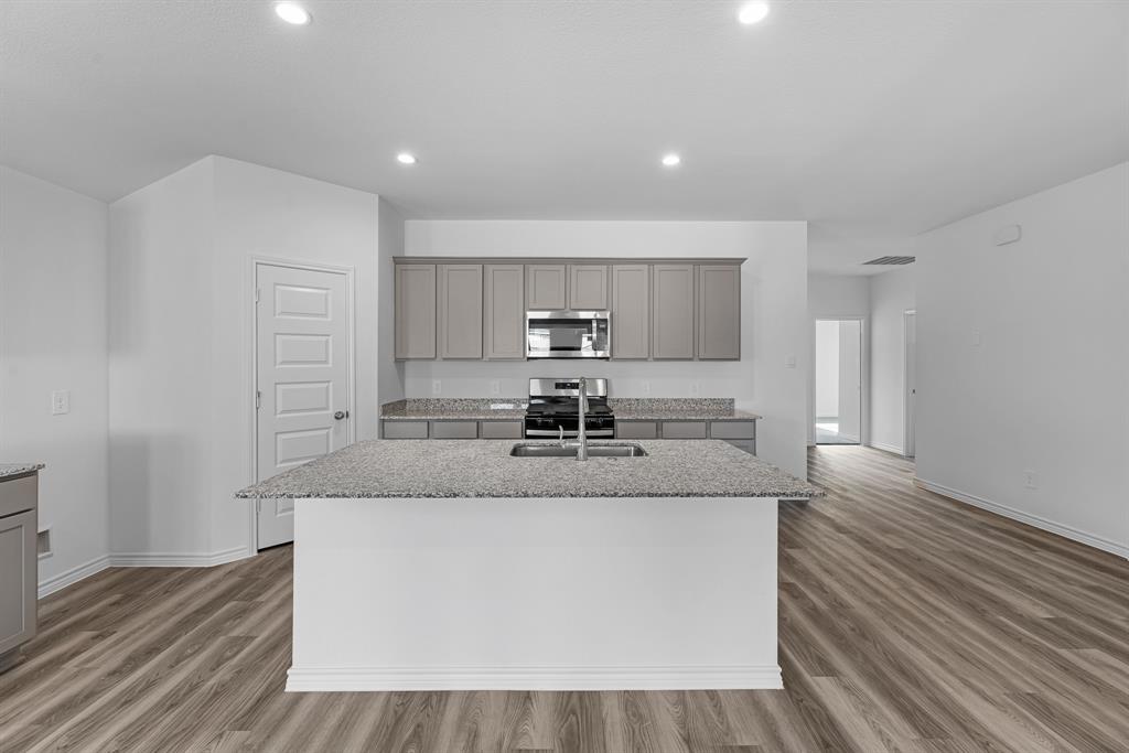 5670 Wood Duck Drive, Orange, Texas image 2