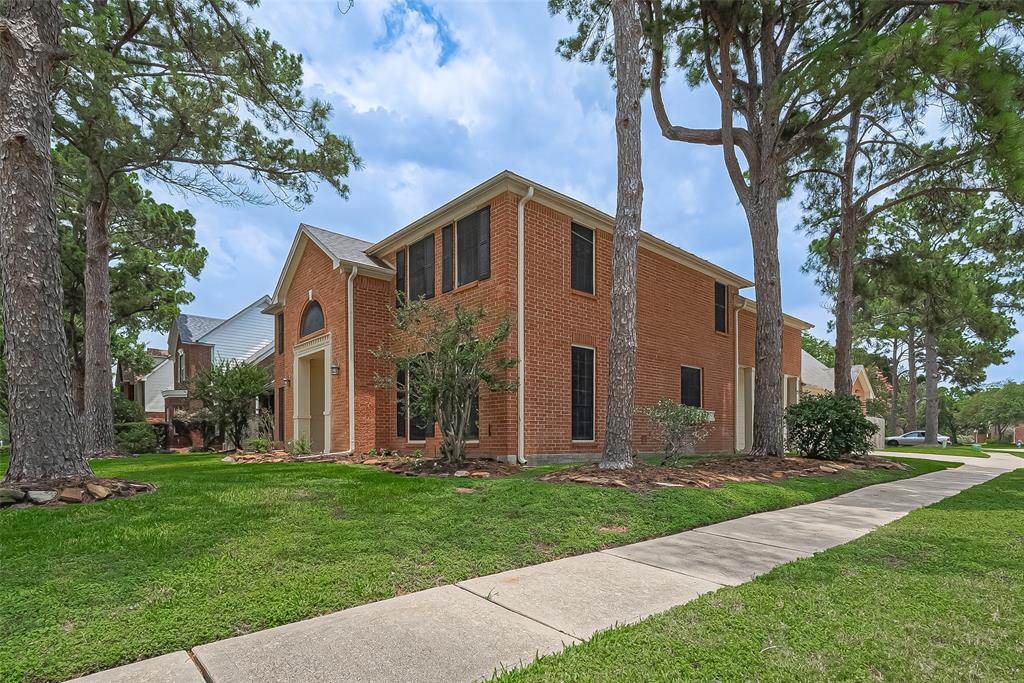 5002 Hastingwood Drive