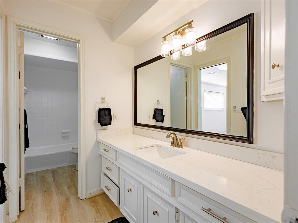 542 Longview Drive, Sugar Land, Texas image 21