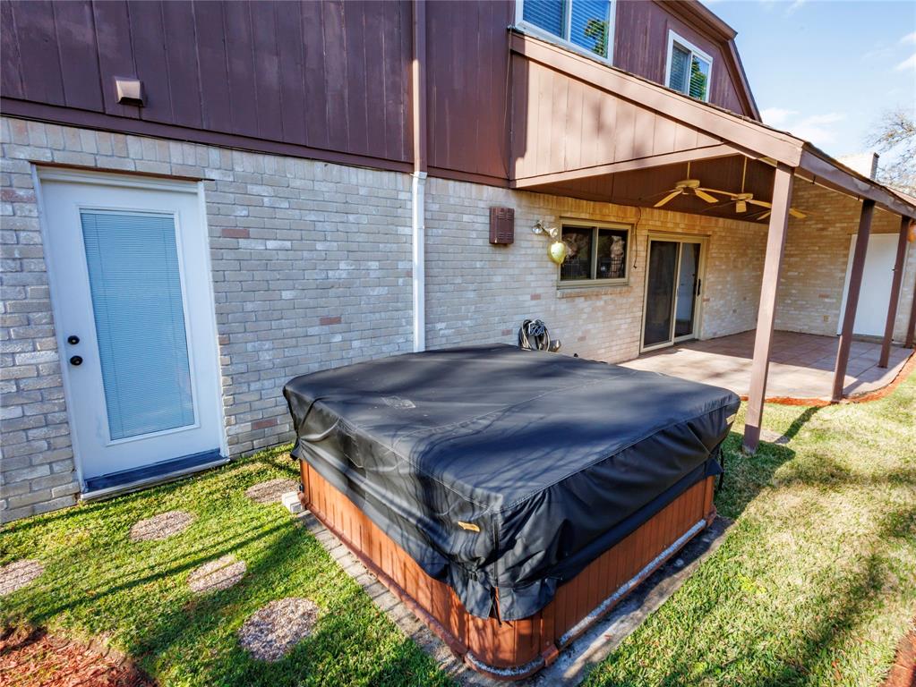 542 Longview Drive, Sugar Land, Texas image 17