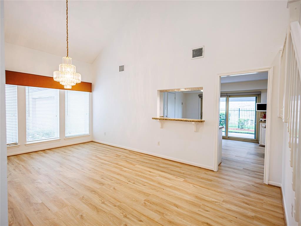 542 Longview Drive, Sugar Land, Texas image 8