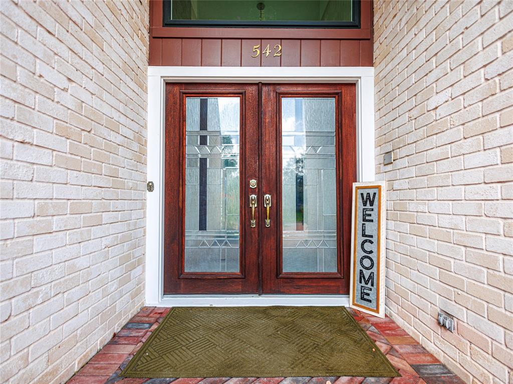 542 Longview Drive, Sugar Land, Texas image 3