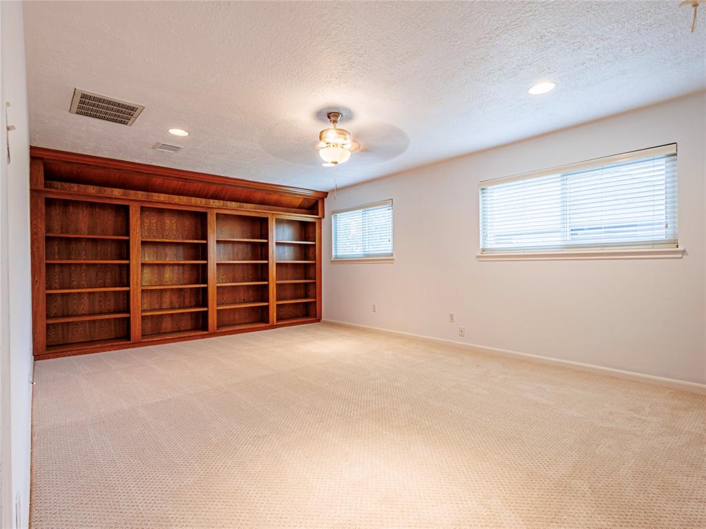 542 Longview Drive, Sugar Land, Texas image 27