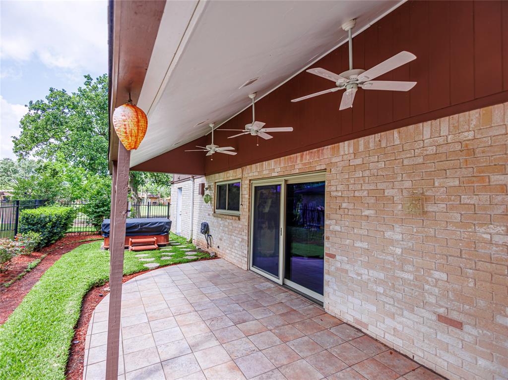 542 Longview Drive, Sugar Land, Texas image 31