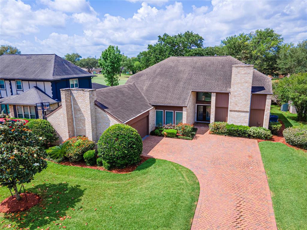 542 Longview Drive, Sugar Land, Texas image 1