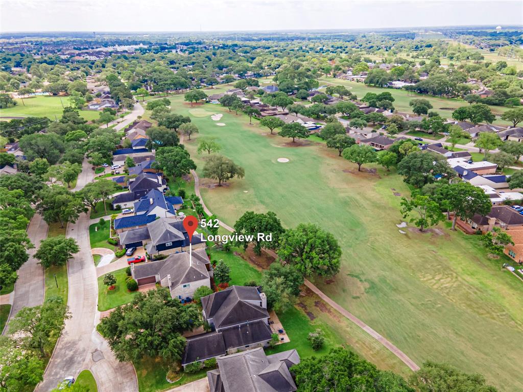 542 Longview Drive, Sugar Land, Texas image 2
