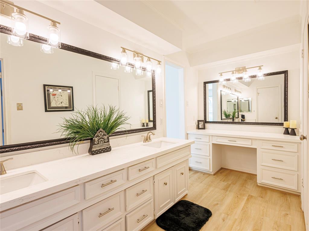 542 Longview Drive, Sugar Land, Texas image 14