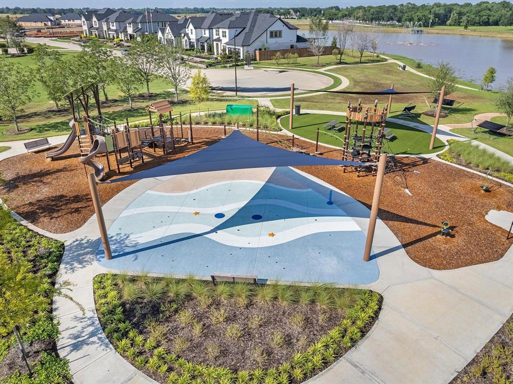8006 Fulshear Ridge Drive, Fulshear, Texas image 10