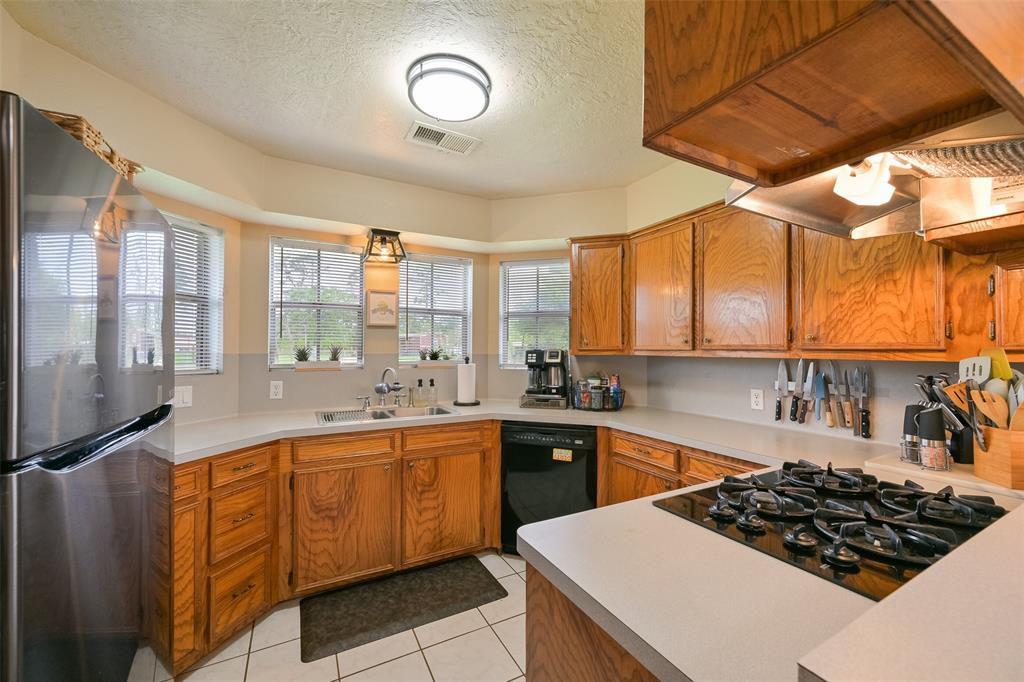 16706 Bear Bayou Drive, Channelview, Texas image 12