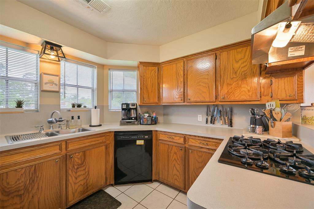 16706 Bear Bayou Drive, Channelview, Texas image 13