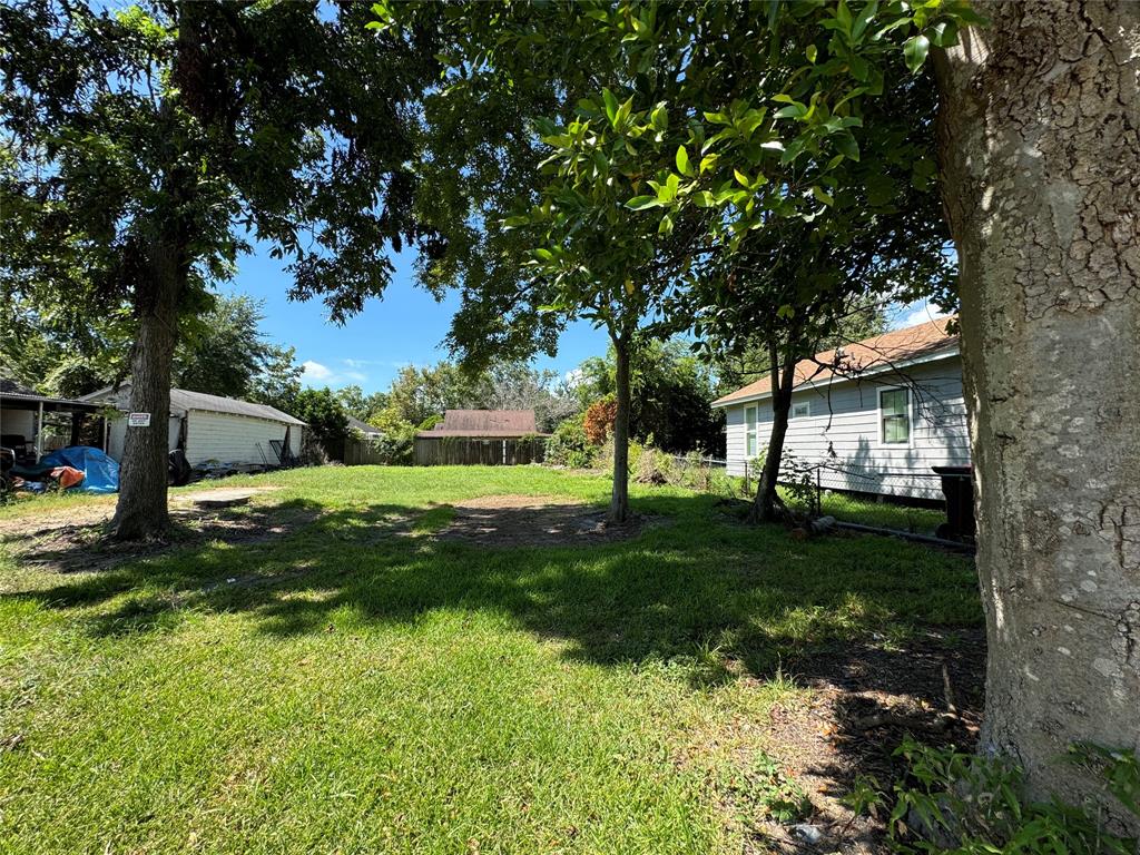 213 E Adoue Street, Baytown, Texas image 4