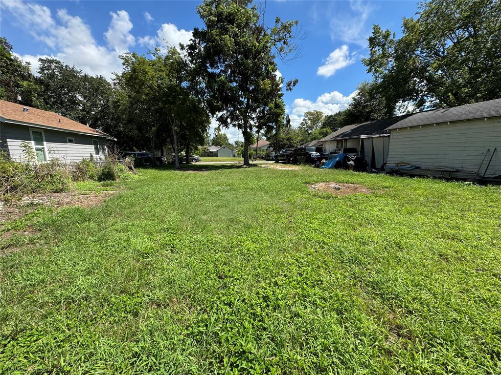 213 E Adoue Street, Baytown, Texas image 1