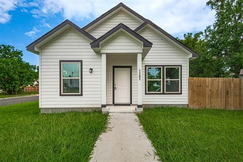 Photo of 1101 Johnson Street, Baytown, TX 77520 (MLS # 74255782)