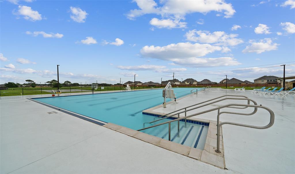 6211 Amberwood Drive, League City, Texas image 11