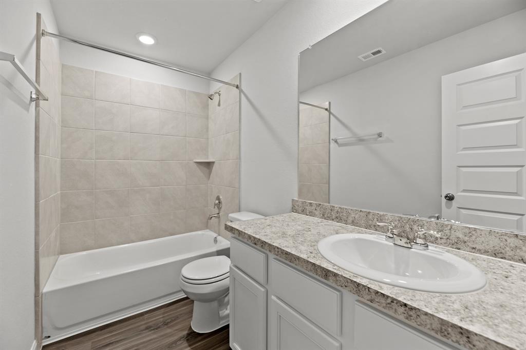 16936 Hazelnut Drive, Conroe, Texas image 13