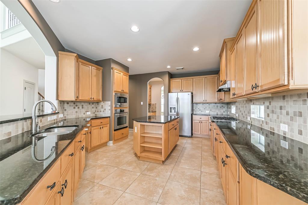 1423 Blakely Grove Lane, Pearland, Texas image 7