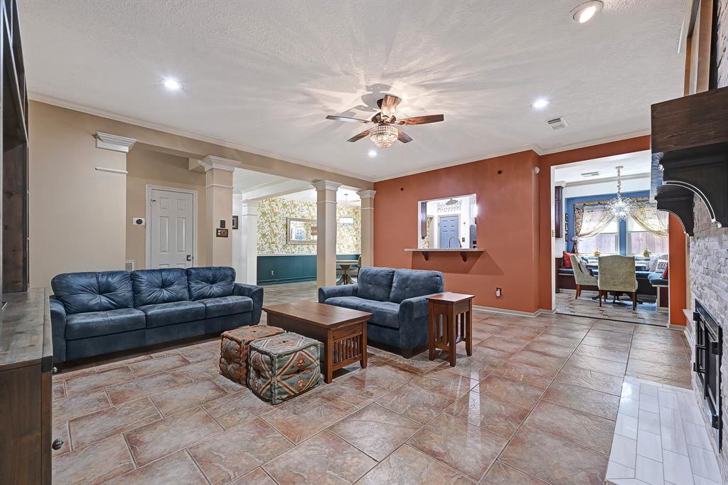 7551 Basswood Forest Court, Houston, Texas image 14