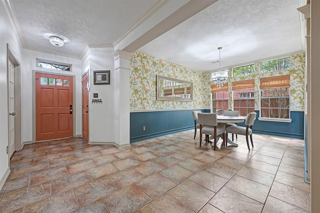 7551 Basswood Forest Court, Houston, Texas image 8
