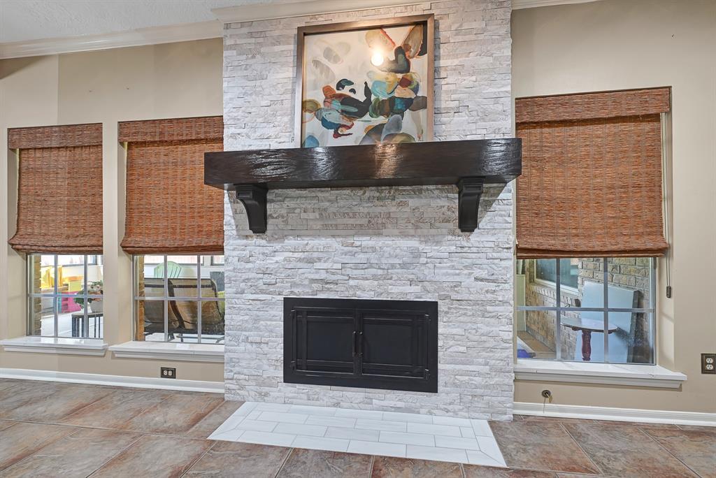 7551 Basswood Forest Court, Houston, Texas image 11