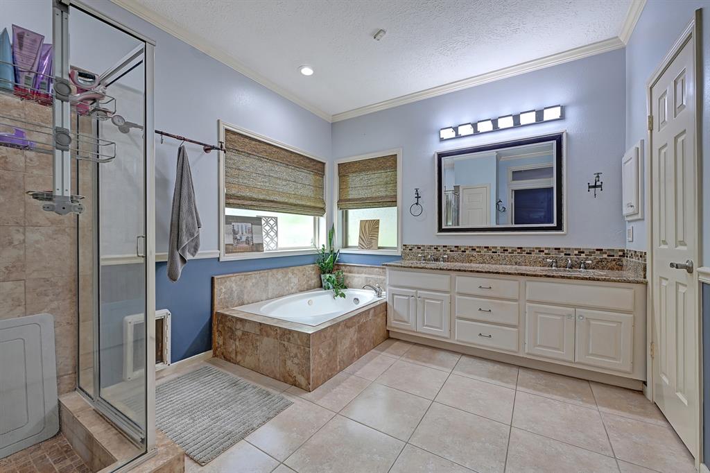 7551 Basswood Forest Court, Houston, Texas image 31