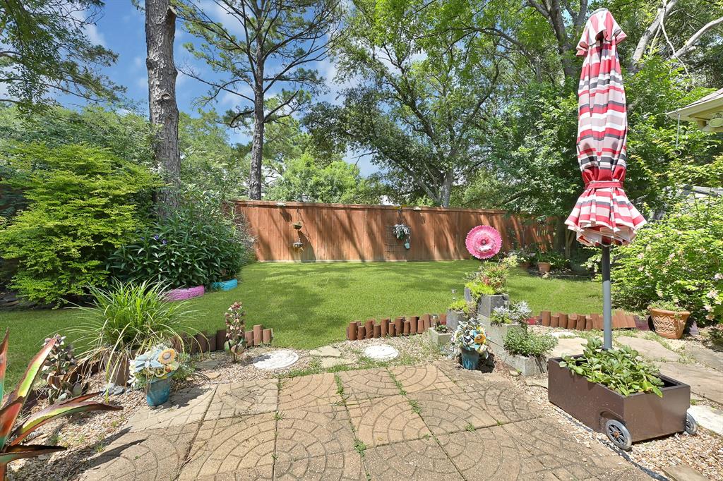 7551 Basswood Forest Court, Houston, Texas image 38