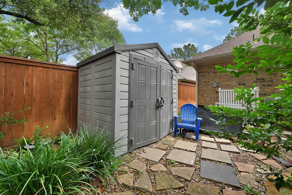 7551 Basswood Forest Court, Houston, Texas image 39